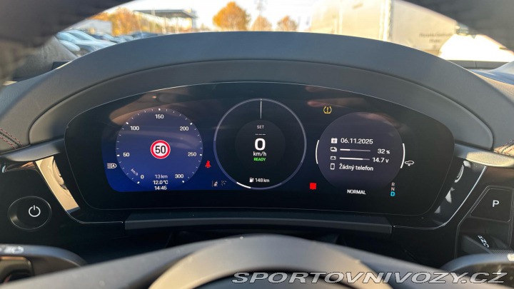 Porsche Macan Turbo 2025