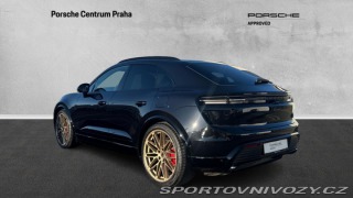 Porsche Macan Turbo 2025