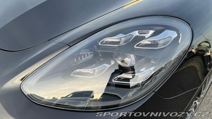 Porsche Panamera 4 E-Hybrid 2021