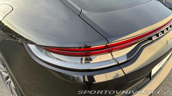 Porsche Panamera 4 E-Hybrid 2021