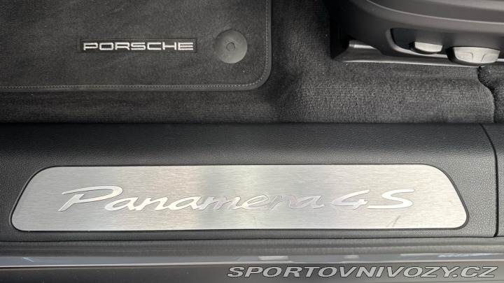 Porsche Panamera 4S E-Hybrid 2025