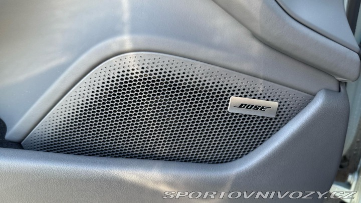 Porsche Taycan  2025