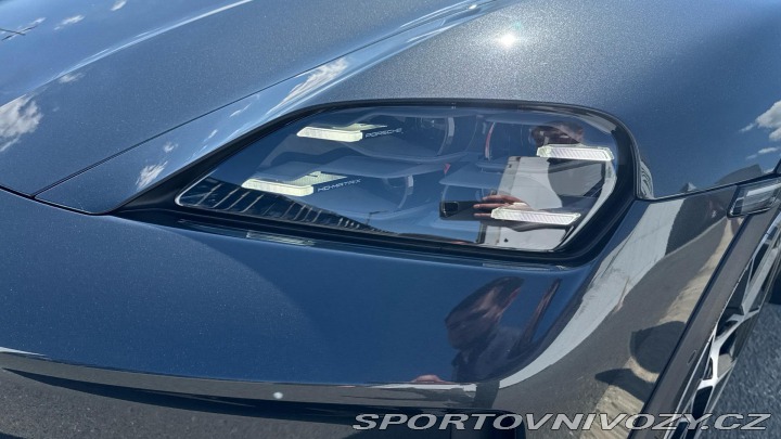 Porsche Taycan 4 Cross Turismo 2025