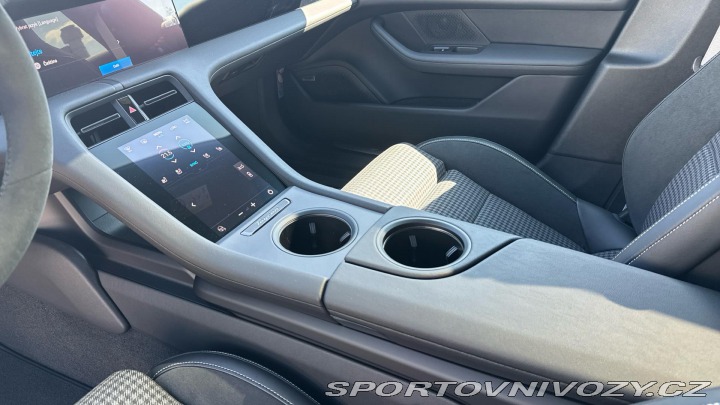 Porsche Taycan 4 Cross Turismo 2025