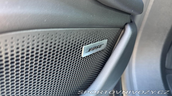 Porsche Taycan 4 Cross Turismo 2025