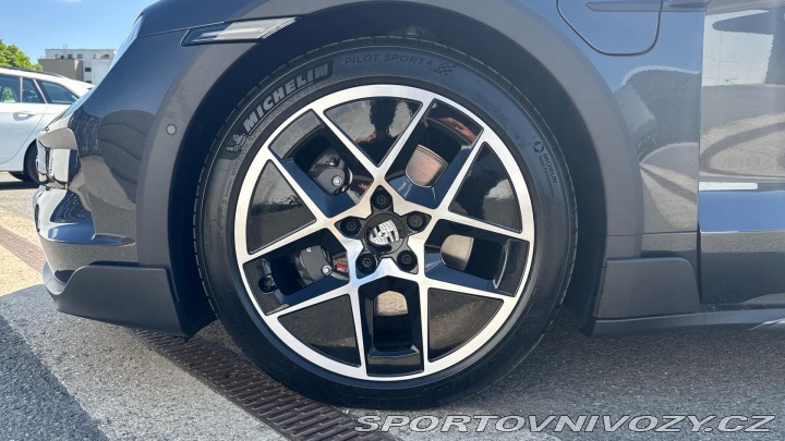 Porsche Taycan 4 Cross Turismo 2025