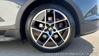 Porsche Taycan 4 Cross Turismo 2025