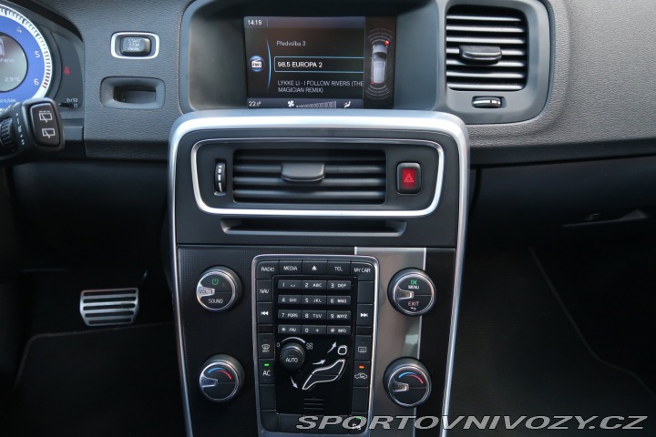 Volvo V60 Base D5 2.4 2011