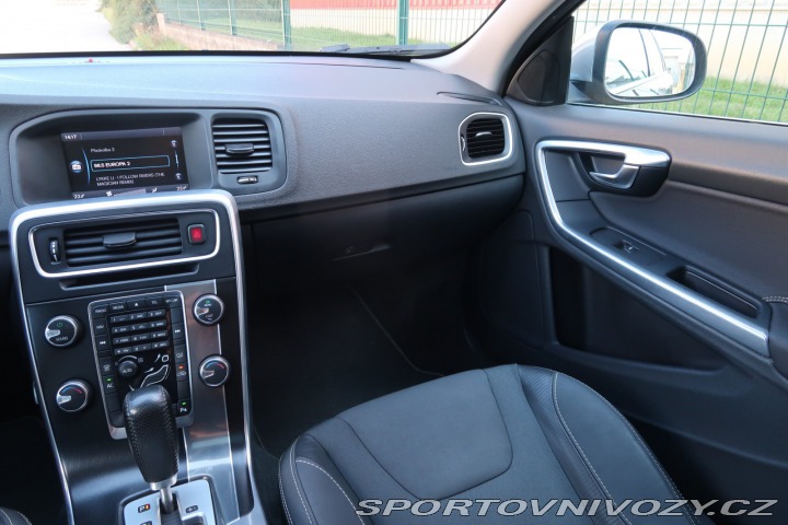 Volvo V60 Base D5 2.4 2011