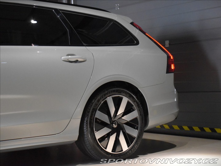 Volvo V90 2,0 T6  Plus Dark 1800