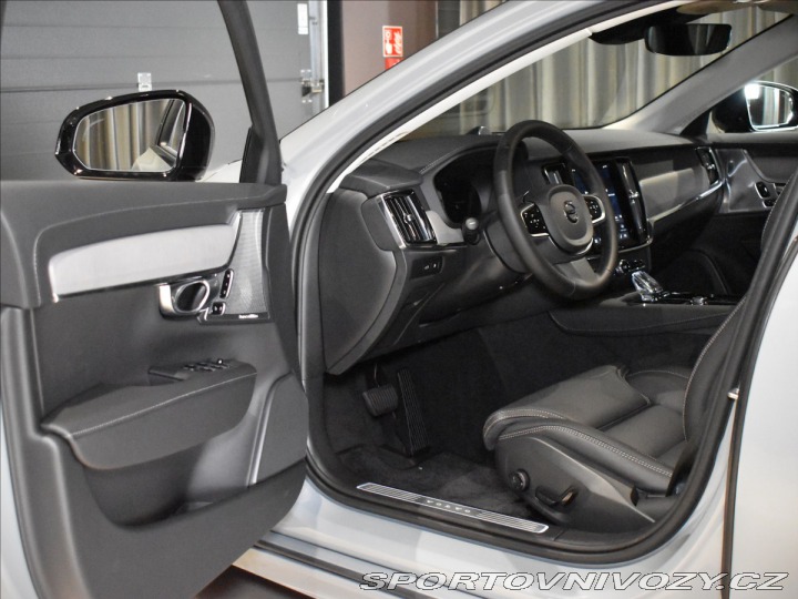 Volvo V90 2,0 T6 Plus Dark 2025