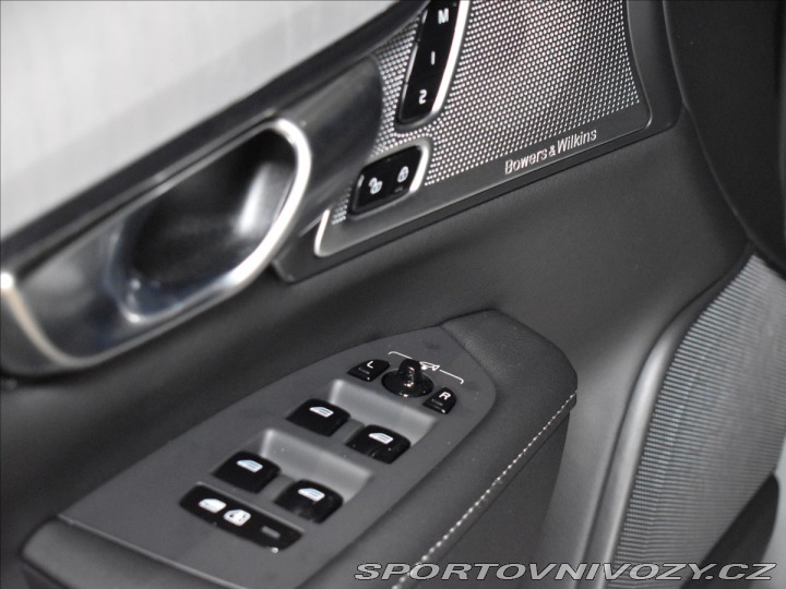 Volvo V90 2,0 T6 Plus Dark 2025
