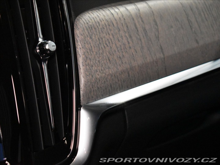 Volvo V90 2,0 T6 Plus Dark 2025