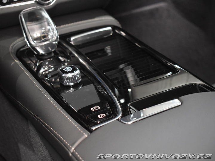 Volvo V90 2,0 T6  Plus Dark 1800