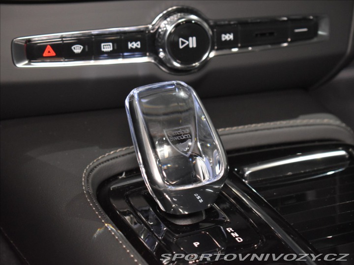 Volvo V90 2,0 T6 Plus Dark 2025