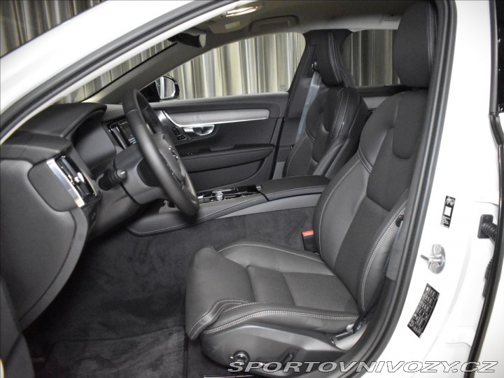 Volvo V90 2,0 T8  Plus Dark 2025