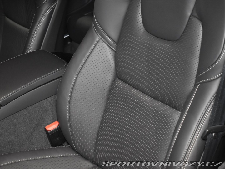 Volvo V90 2,0 T8  Plus Dark 2025