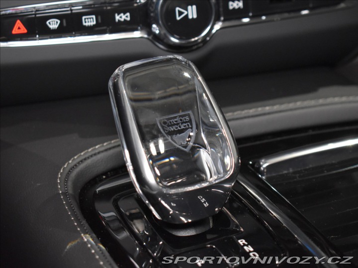 Volvo V90 2,0 T8  Plus Dark 2025