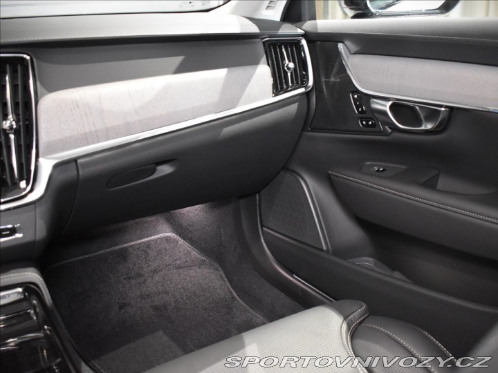 Volvo V90 2,0 T8  Plus Dark 2025