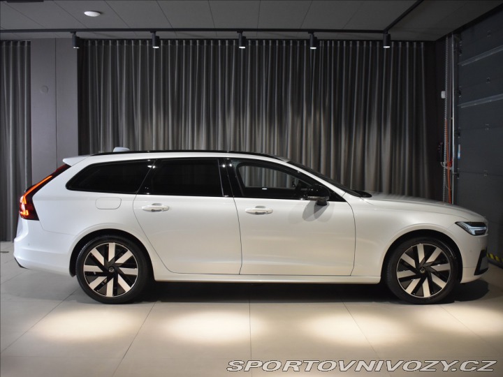 Volvo V90 2,0 T8  Plus Dark 2025
