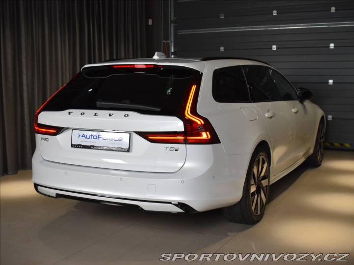 Volvo V90 2,0 T8  Plus Dark 2025