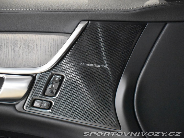 Volvo V90 2,0 T8  Plus Dark 2025