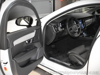 Volvo V90 2,0 T8 Plus Dark 2025