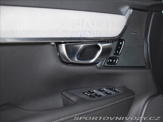 Volvo V90 2,0 T8 Plus Dark 2025