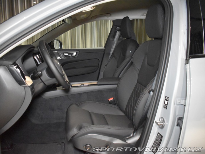 Volvo Ostatní modely XC60 2,0 T6  Plus Dark 2025