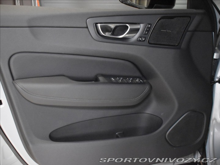 Volvo Ostatní modely XC60 2,0 T6  Plus Dark 2025