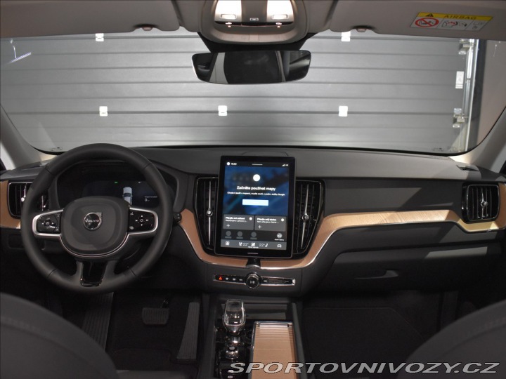 Volvo Ostatní modely XC60 2,0 T6  Plus Dark 2025