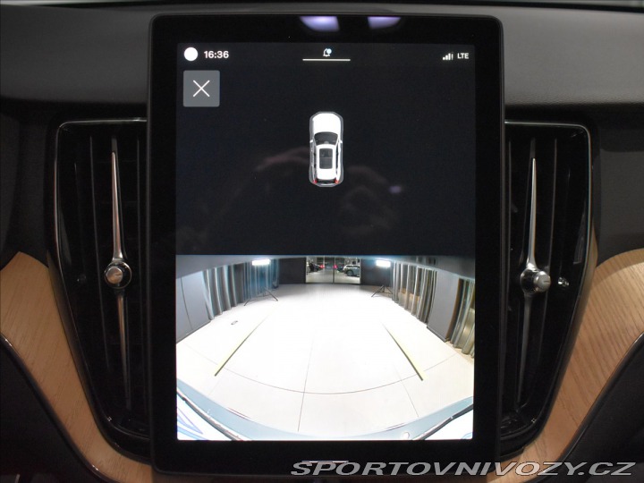 Volvo Ostatní modely XC60 2,0 T6  Plus Dark 2025