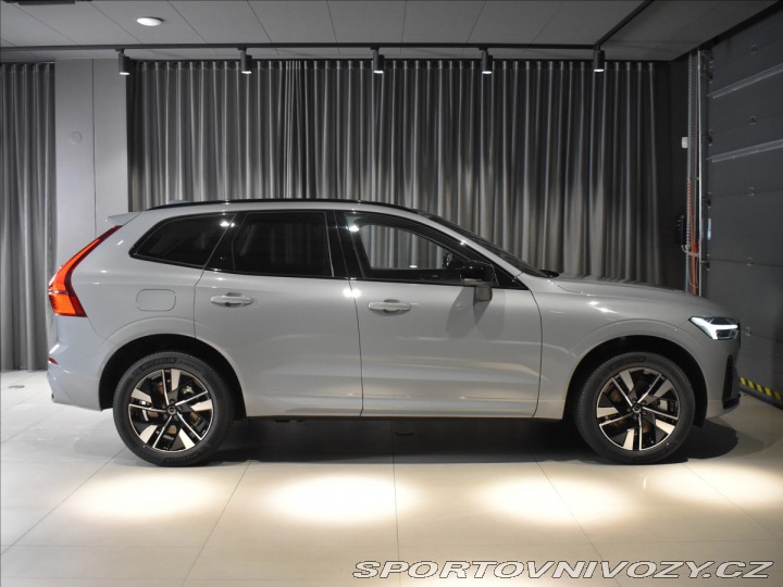 Volvo Ostatní modely XC60 2,0 T6  Plus Dark 2025