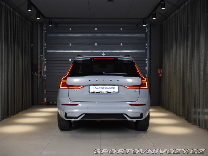 Volvo Ostatní modely XC60 2,0 T6  Plus Dark 2025