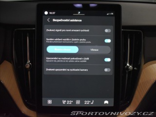 Volvo Ostatní modely XC60 2,0 T6  Plus Dark 2025