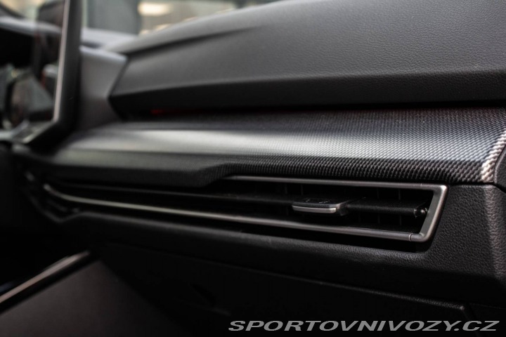 Volkswagen Golf 2.0 TSI GTI 195kw DSG / 2024