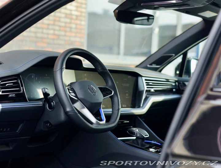 Volkswagen Ostatní modely Touareg  R-line, 3.0 V6 TFSI E-Hy 2023
