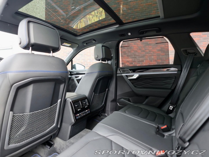 Volkswagen Ostatní modely Touareg  R-line, 3.0 V6 TFSI E-Hy 2023