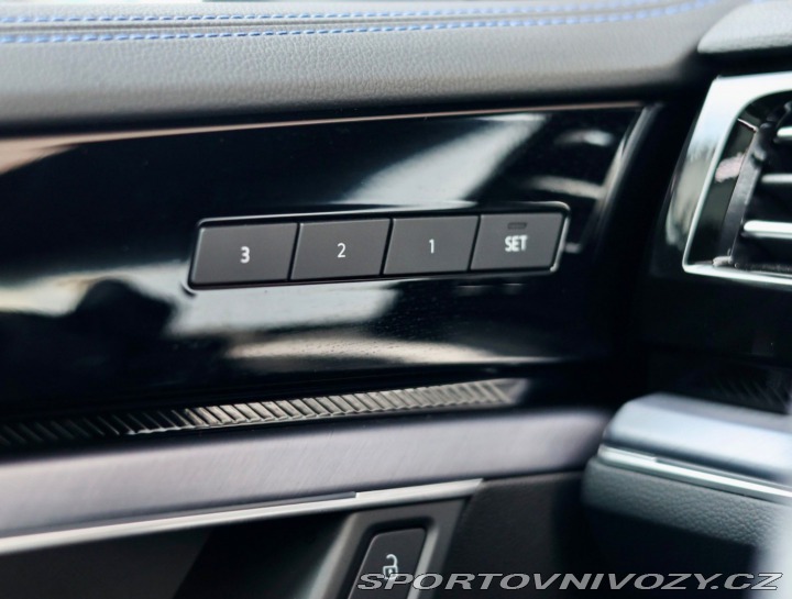 Volkswagen Ostatní modely Touareg  R-line, 3.0 V6 TFSI E-Hy 2023