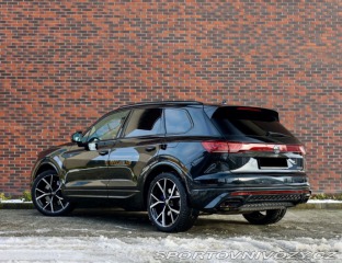 Volkswagen Ostatní modely Touareg  R-line, 3.0 V6 TFSI E-Hy 2023