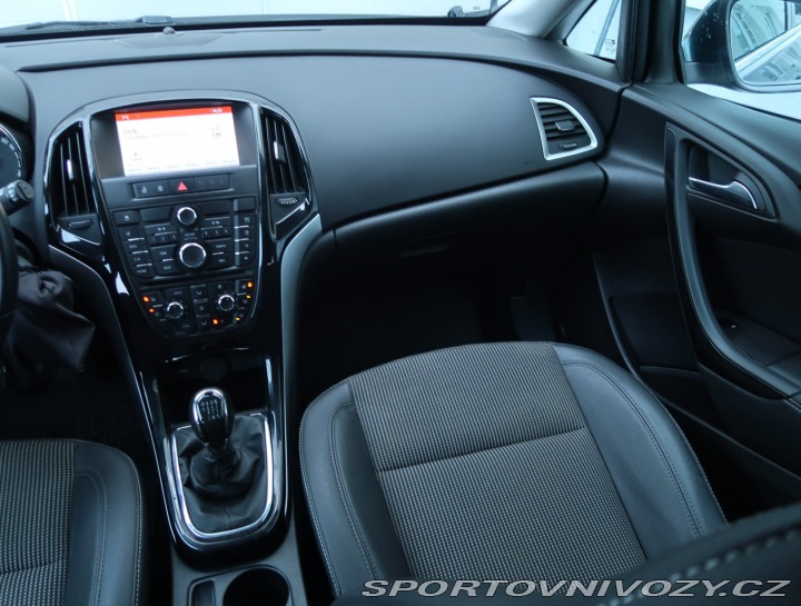 Opel Astra 2.0 CDTI 2014