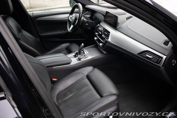 BMW 5 Touring  M550d xDrive A/T 2019