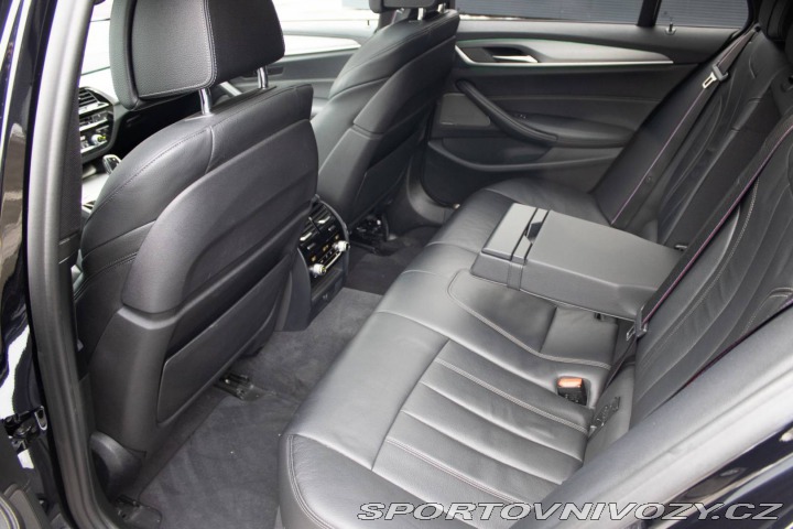 BMW 5 Touring  M550d xDrive A/T 2019