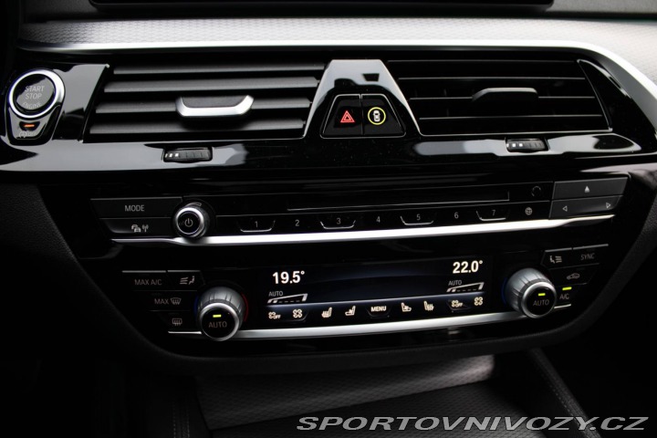 BMW 5 Touring  M550d xDrive A/T 2019