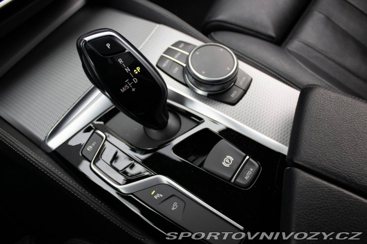 BMW 5 Touring  M550d xDrive A/T 2019