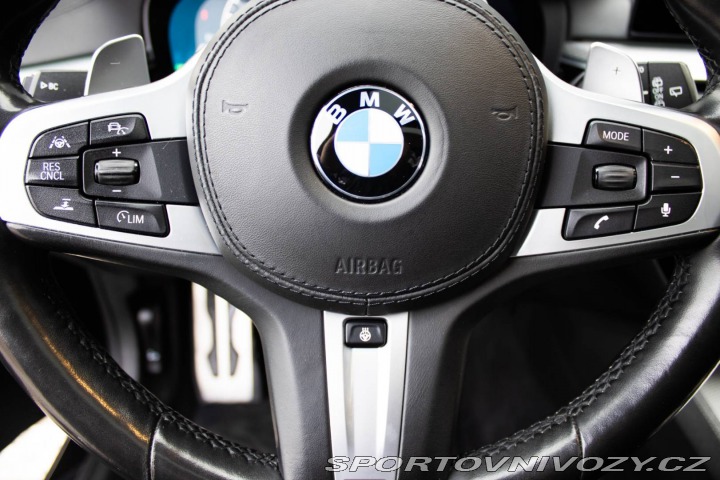 BMW 5 Touring  M550d xDrive A/T 2019