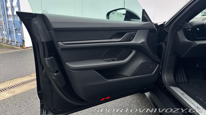 Porsche Taycan 4S Sport Tursimo 4S 2025