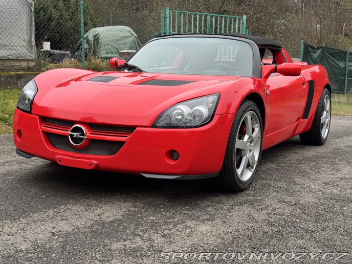 Opel Speedster 2.2 unikátní historie 2001