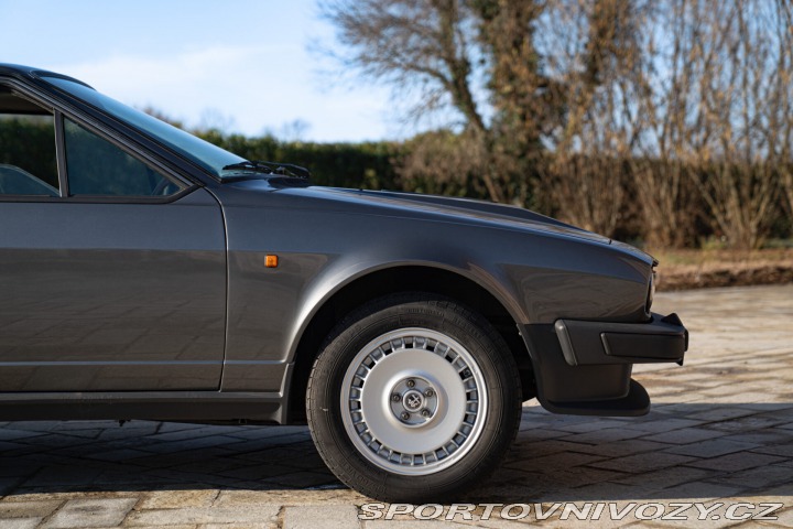Alfa Romeo GTV ALFETTA GTV6 2.5 1981