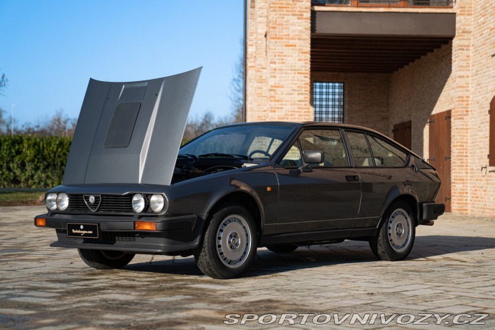 Alfa Romeo GTV ALFETTA GTV6 2.5 1981